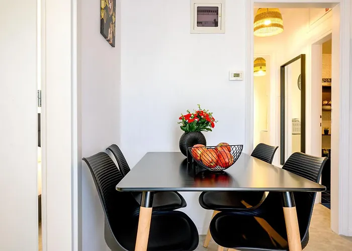 Center Downtown Apartment *